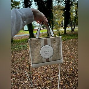 COACH Dempsey Tote 22 In Signature Jacquard
With Stripe And Coach Patch (EUC)